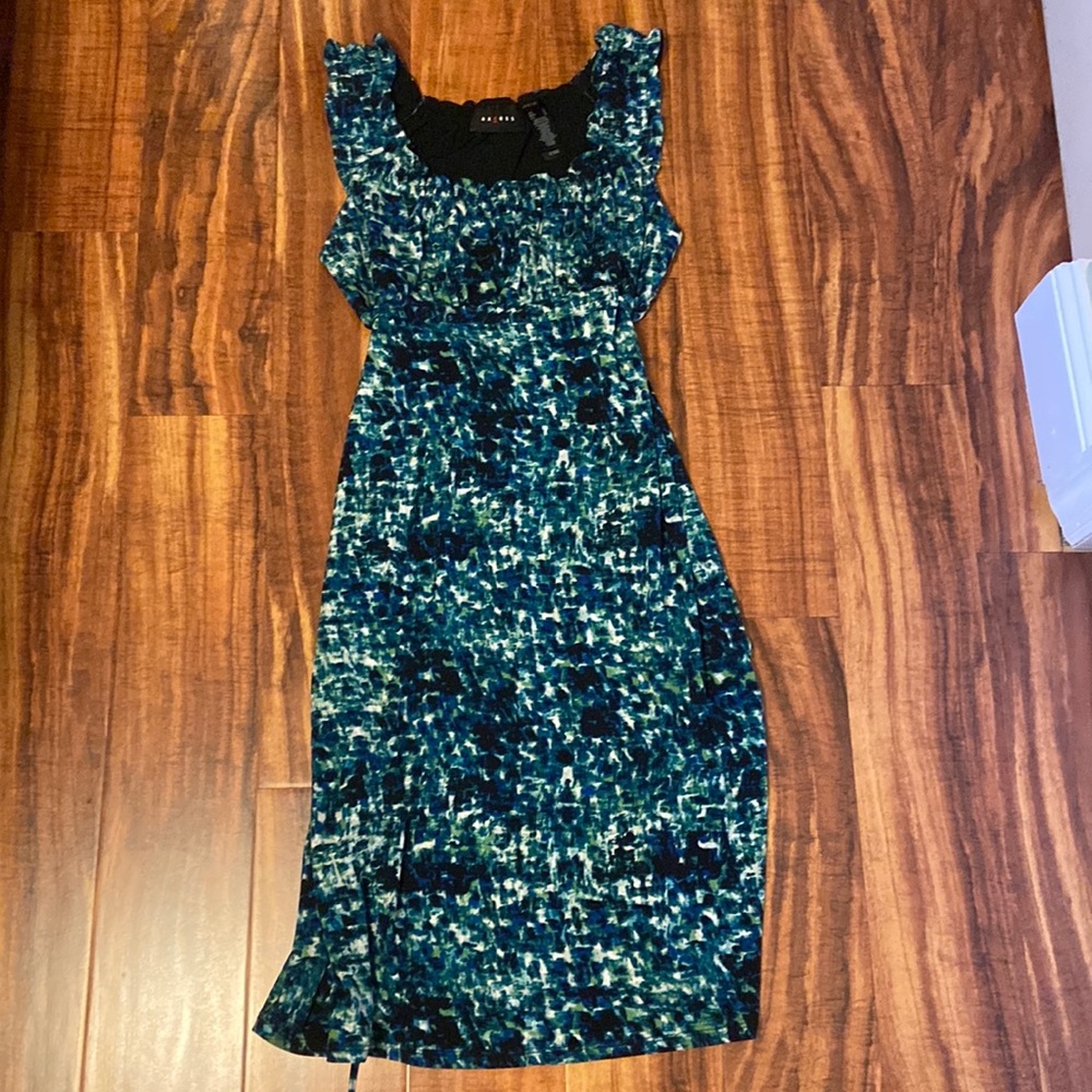 Sleeveless dress